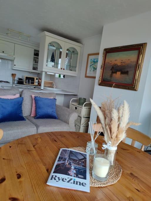 Stunning 1 Bedroom Apartment Over Looking River Rye Ngoại thất bức ảnh